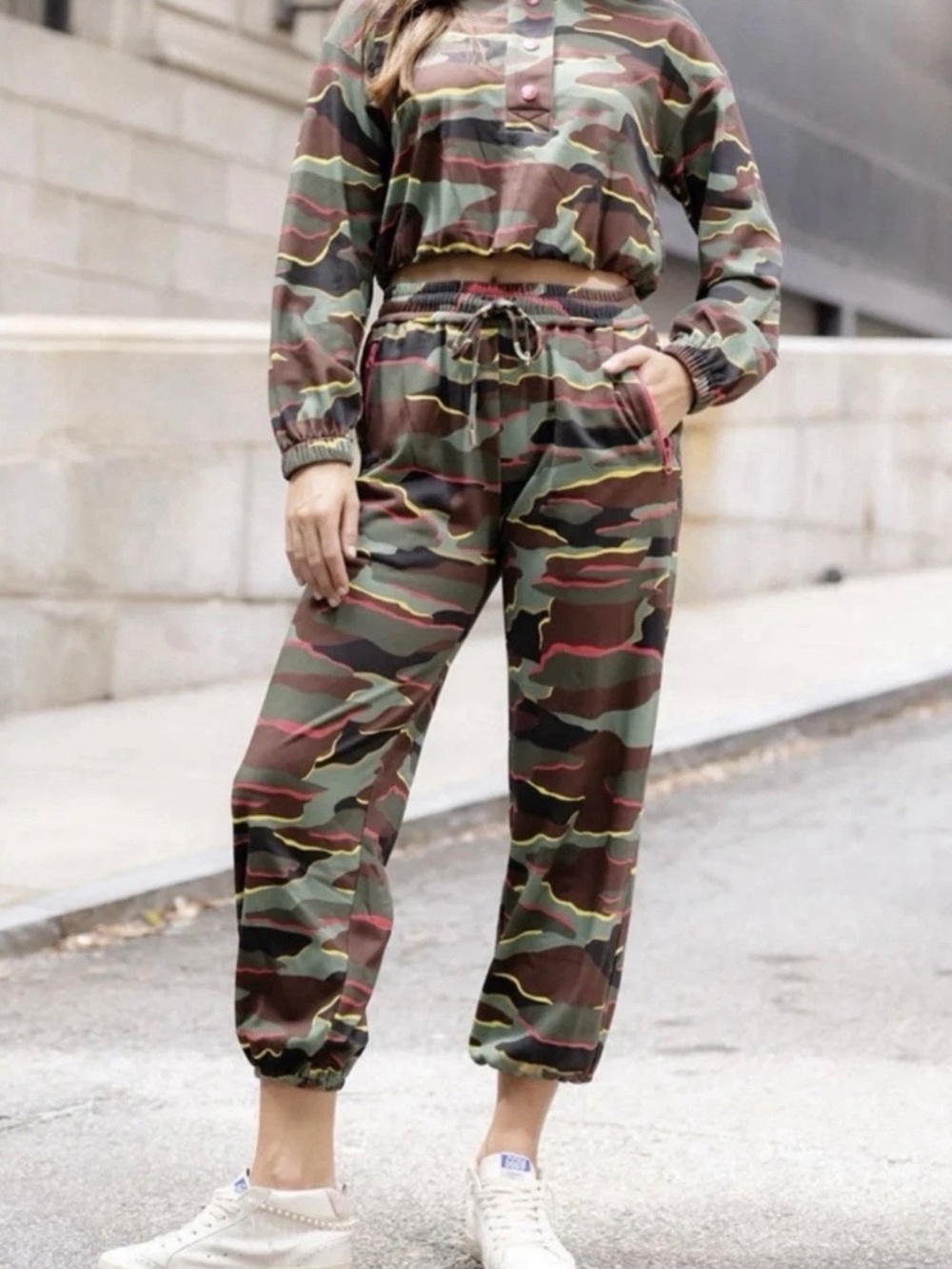 Alden Adair Elton Joggers Pants Womens Size XL Neon Camo Artsy Cotton Blend